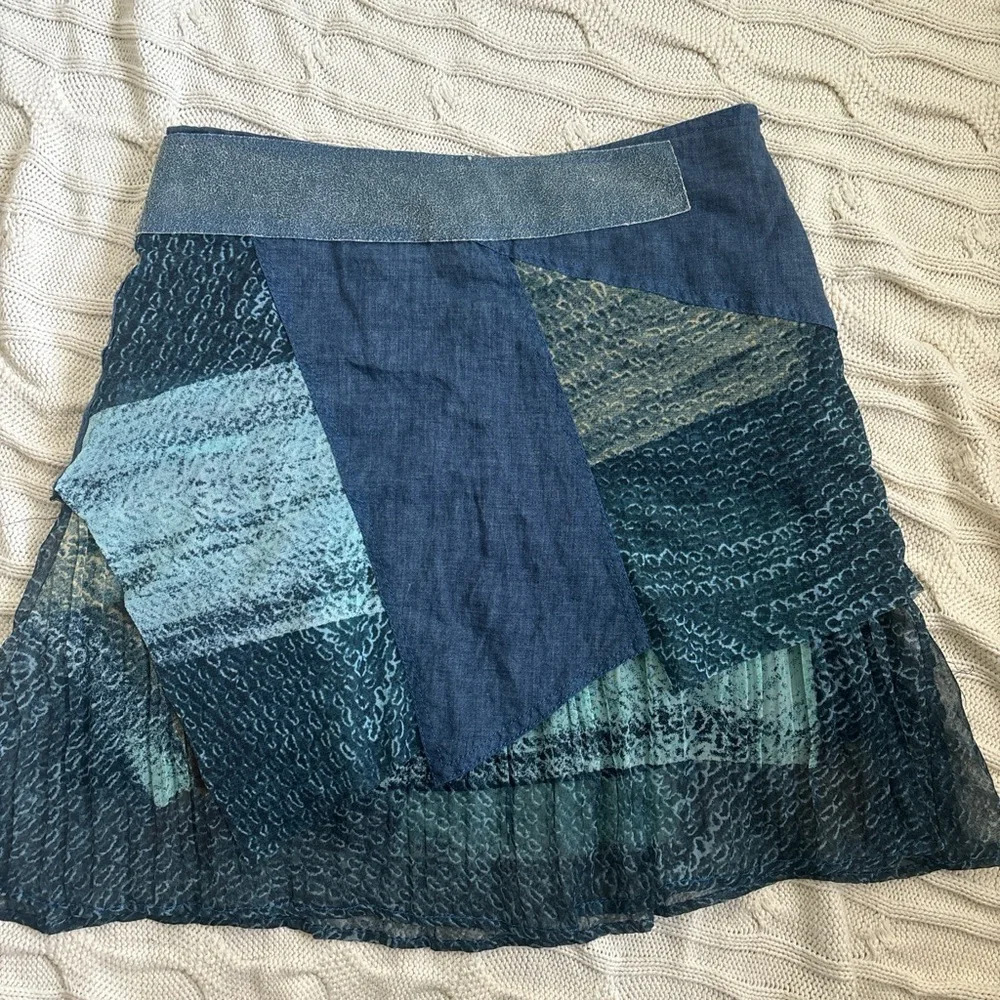 Unique patchwork denim & leather skirt with blue/green hues, seize 0